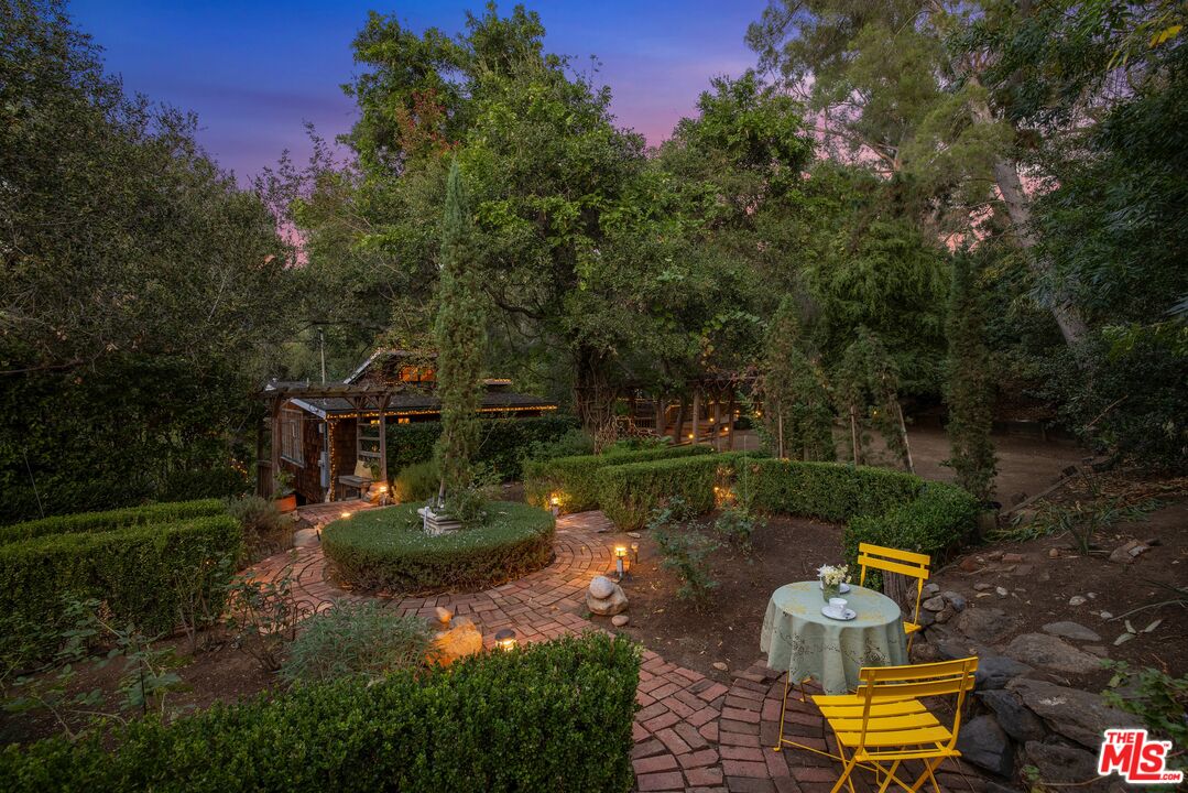 21658 Encina Road Topanga, CA 90290 - Photo 48 of 54 Gallery Image 48