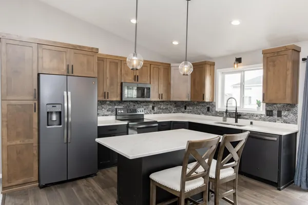 $319,500 | 1132 46th Avenue South, Moorhead, MN 56560