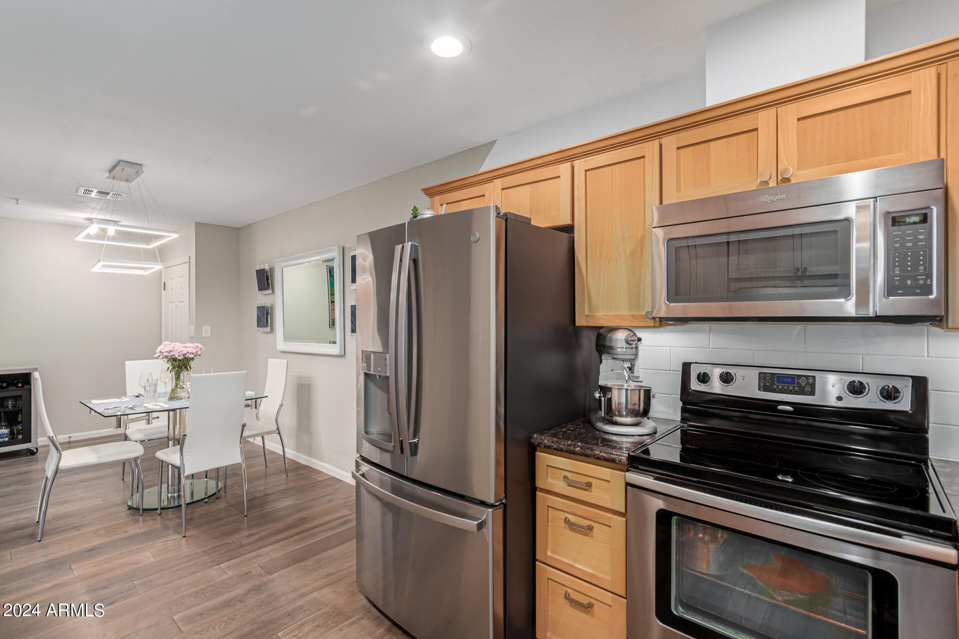 4200 North Miller Road, Unit 105 Phoenix, AZ 85018 - Photo 10 of 32 Kitchen to Dining