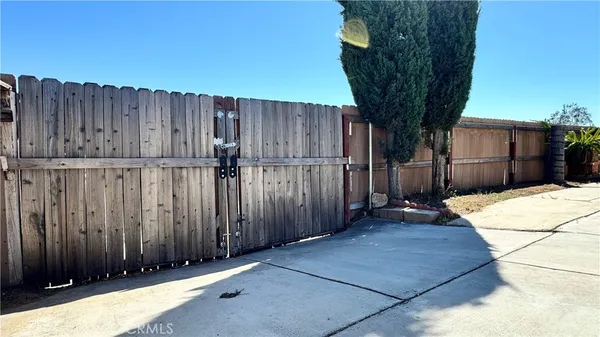 $3,000 | 6364 Indian Camp Road, Jurupa Valley, CA 92509