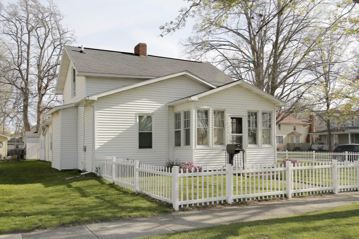 314 East Wheeler Street Three Rivers, MI 49093 - Photo 2 of 18 214 Wheeler-02