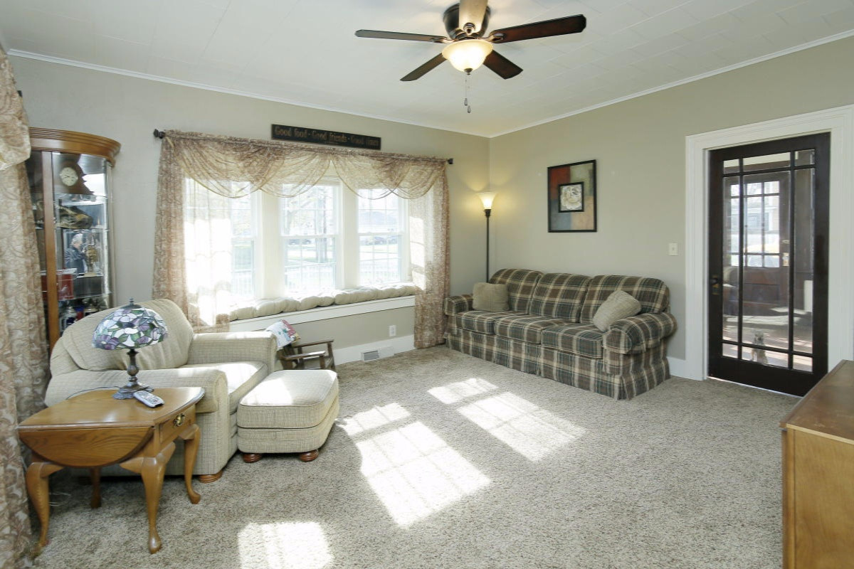 314 East Wheeler Street Three Rivers, MI 49093 - Photo 3 of 18 214 Wheeler-03
