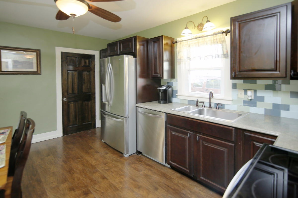 314 East Wheeler Street Three Rivers, MI 49093 - Photo 8 of 18 214 Wheeler-08