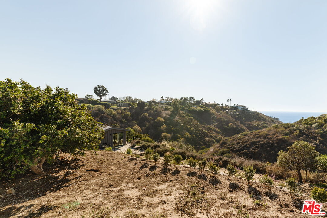 6767 Wandermere Road Malibu, CA 90265 - Photo 25 of 46