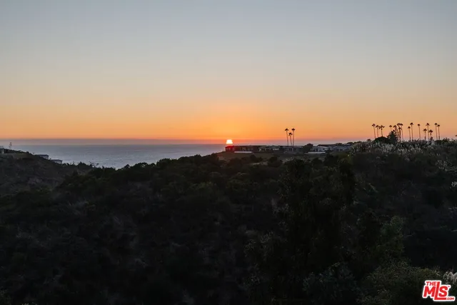 $5,799,999 | 6767 Wandermere Road, Malibu, CA 90265