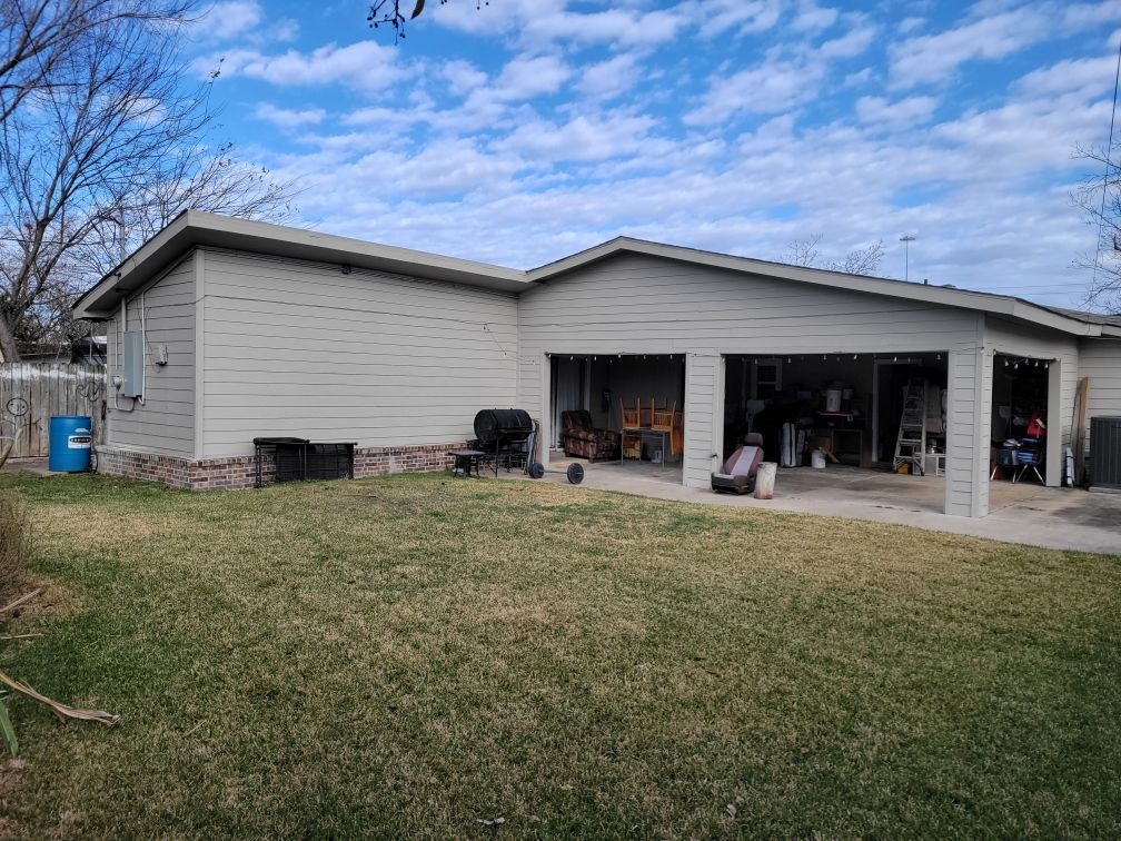 7326 Thurow Street Houston, TX 77087 - Photo 2 of 20 Covered back patio for house and apartment.