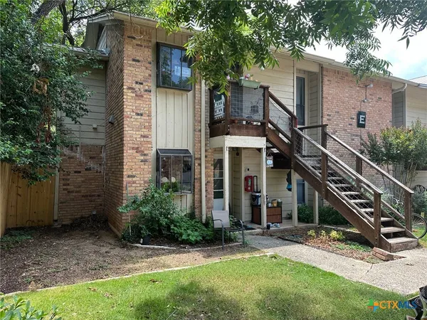 $1,400 | 421 West San Antonio Street, Unit E1, San Marcos, TX 78666