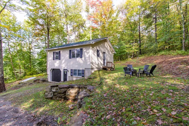 $1,695 | 670 Wayeeses Shore, Morgan, VT 05872