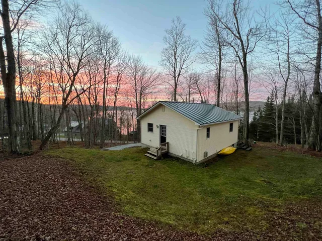$1,695 | 670 Wayeeses Shore, Morgan, VT 05872