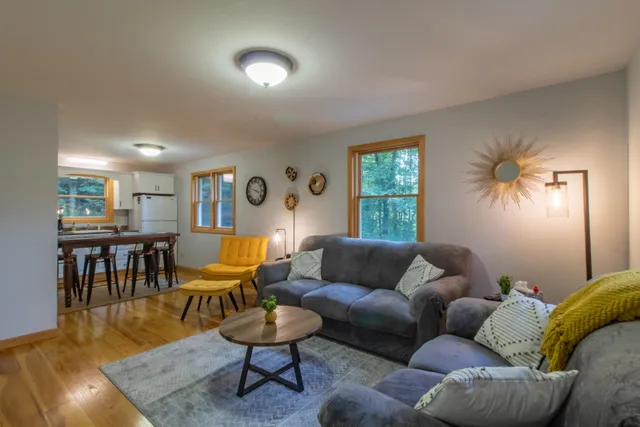 $1,695 | 670 Wayeeses Shore, Morgan, VT 05872