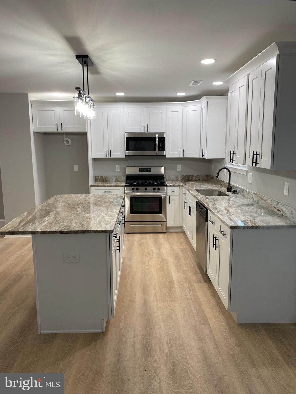 211 2nd Street Fieldsboro, NJ 08505 - Photo 8 of 21