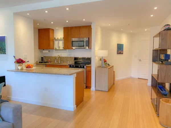 $6,500 | 16 Miner Street, Unit 608, Boston, MA 02215