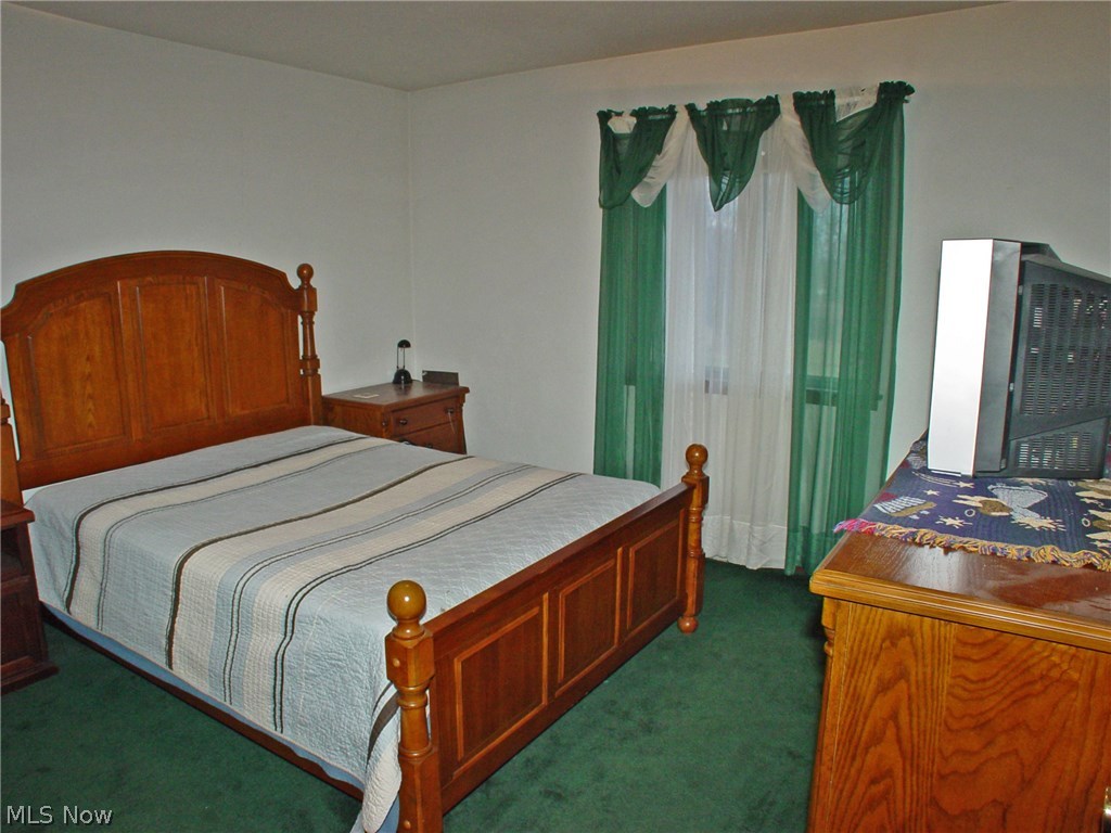 1315 Courtland Road Weirton, WV 26062 - Photo 8 of 13