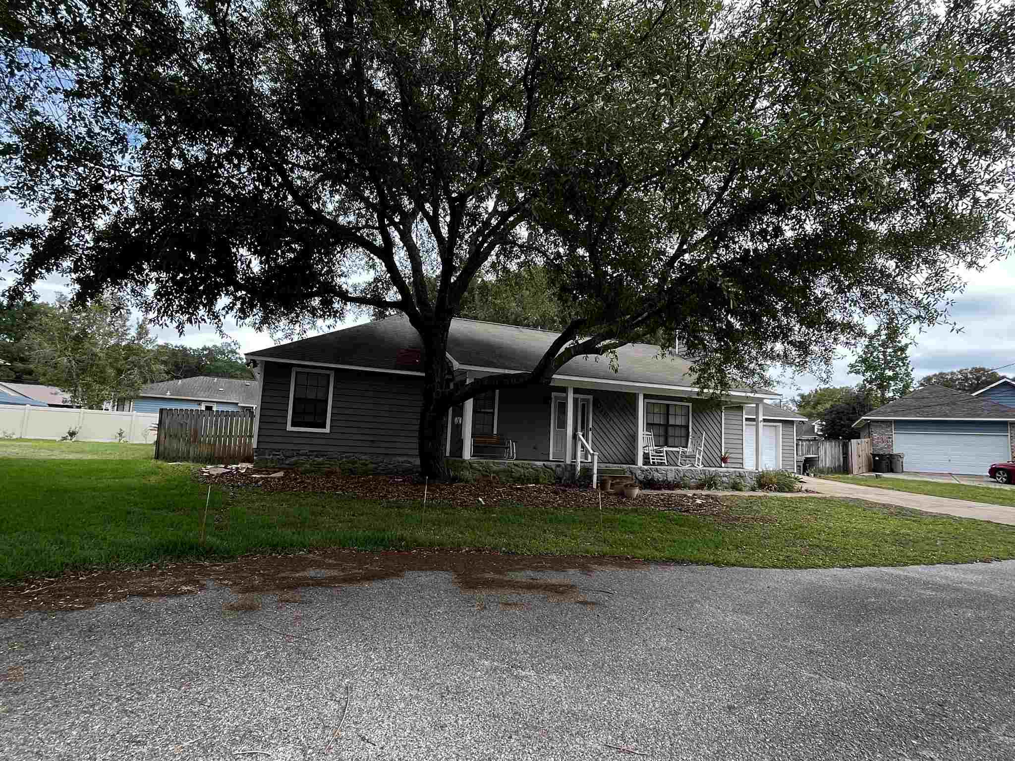 6858 Cedar Ridge Drive Pensacola, FL 32526 - Photo 2 of 47