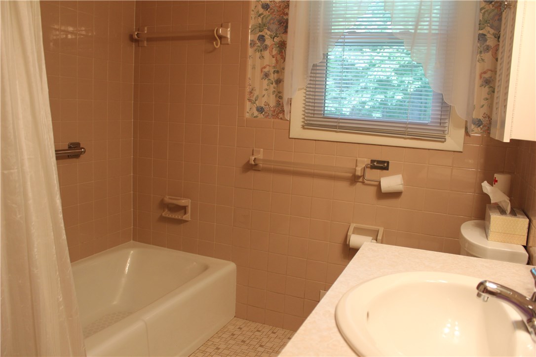 85 Woodcrest Road Warwick, RI 02889 - Photo 14 of 26 Gallery Image 14
