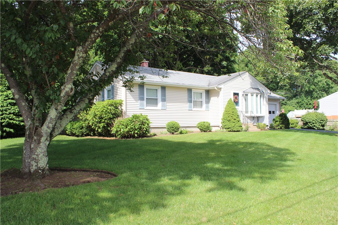 85 Woodcrest Road Warwick, RI 02889 - Photo 3 of 26 Gallery Image 3