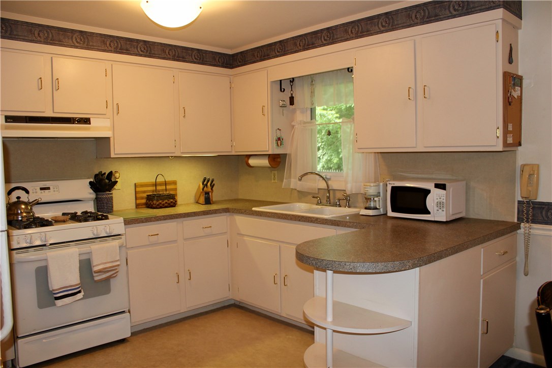 85 Woodcrest Road Warwick, RI 02889 - Photo 7 of 26 Gallery Image 7