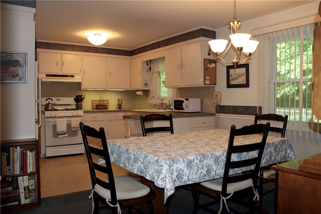 85 Woodcrest Road Warwick, RI 02889 - Photo 9 of 26 Gallery Image 9