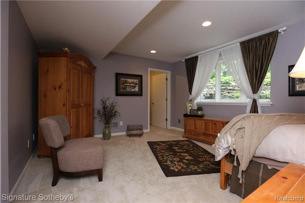 731 Stanford Circle Rochester Hills, MI 48309 - Photo 39 of 52