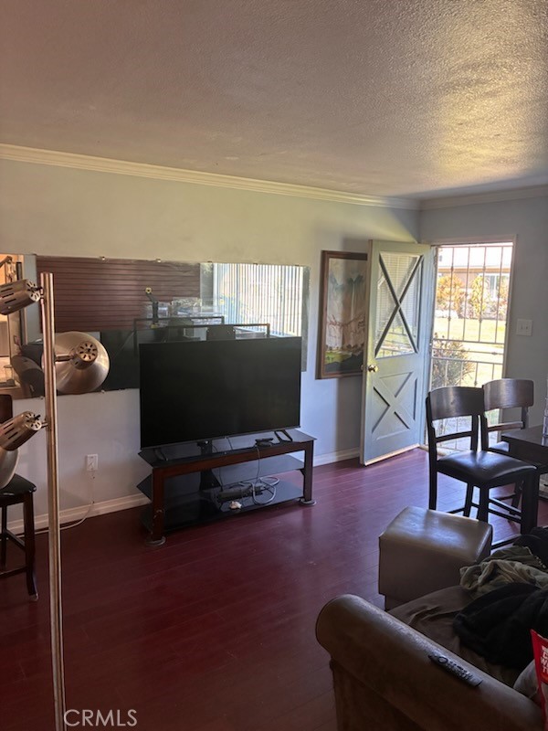 12909 Lariat Lane Norwalk, CA 90650 - Photo 2 of 16 Living room