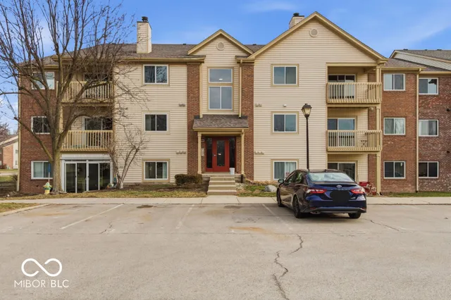 $234,990 | 12519 Timber Creek Drive, Unit 10, Carmel, IN 46032