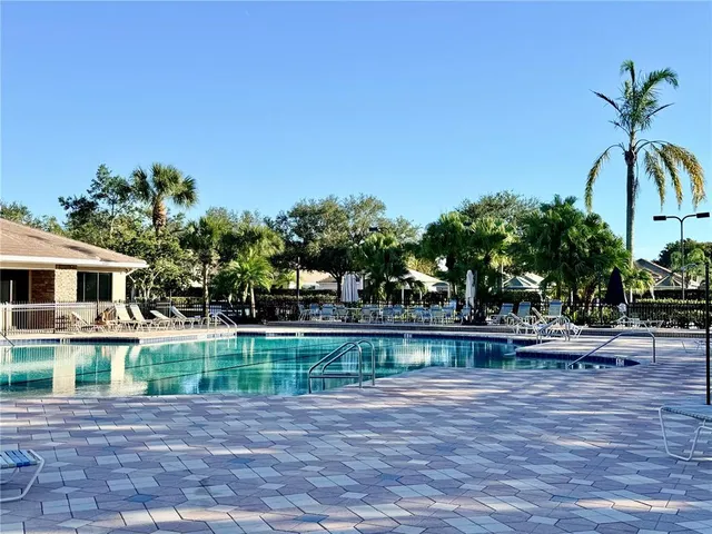 $2,150 | 819 Fairwaycove Lane, Unit 102, Bradenton, FL 34212