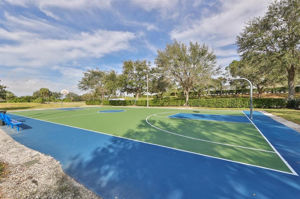 819 Fairwaycove Lane, Unit 102 Bradenton, FL 34212 - Photo 51 of 56