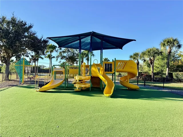 $2,150 | 819 Fairwaycove Lane, Unit 102, Bradenton, FL 34212