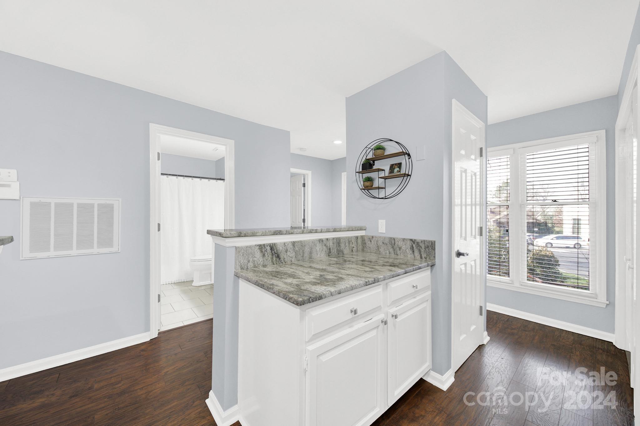 222 Queens Road Charlotte, NC 28204 - Photo 12 of 31 Gallery Image 12