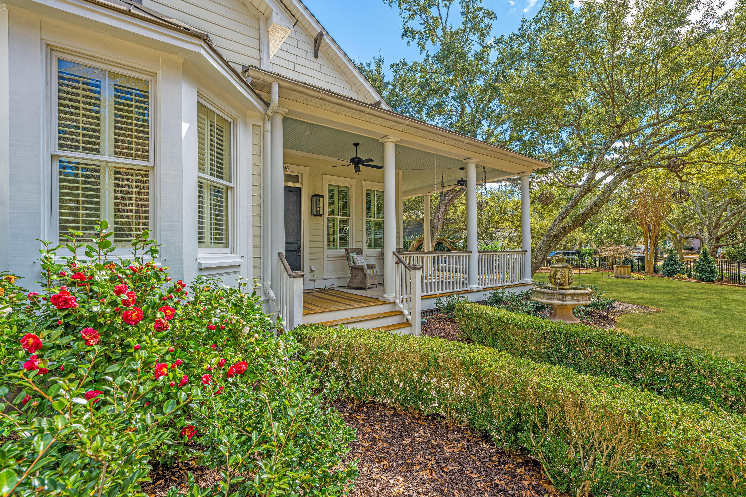1908 Mahone Court Charleston, SC 29492 - Photo 4 of 77 1908MahoneCtEXT019