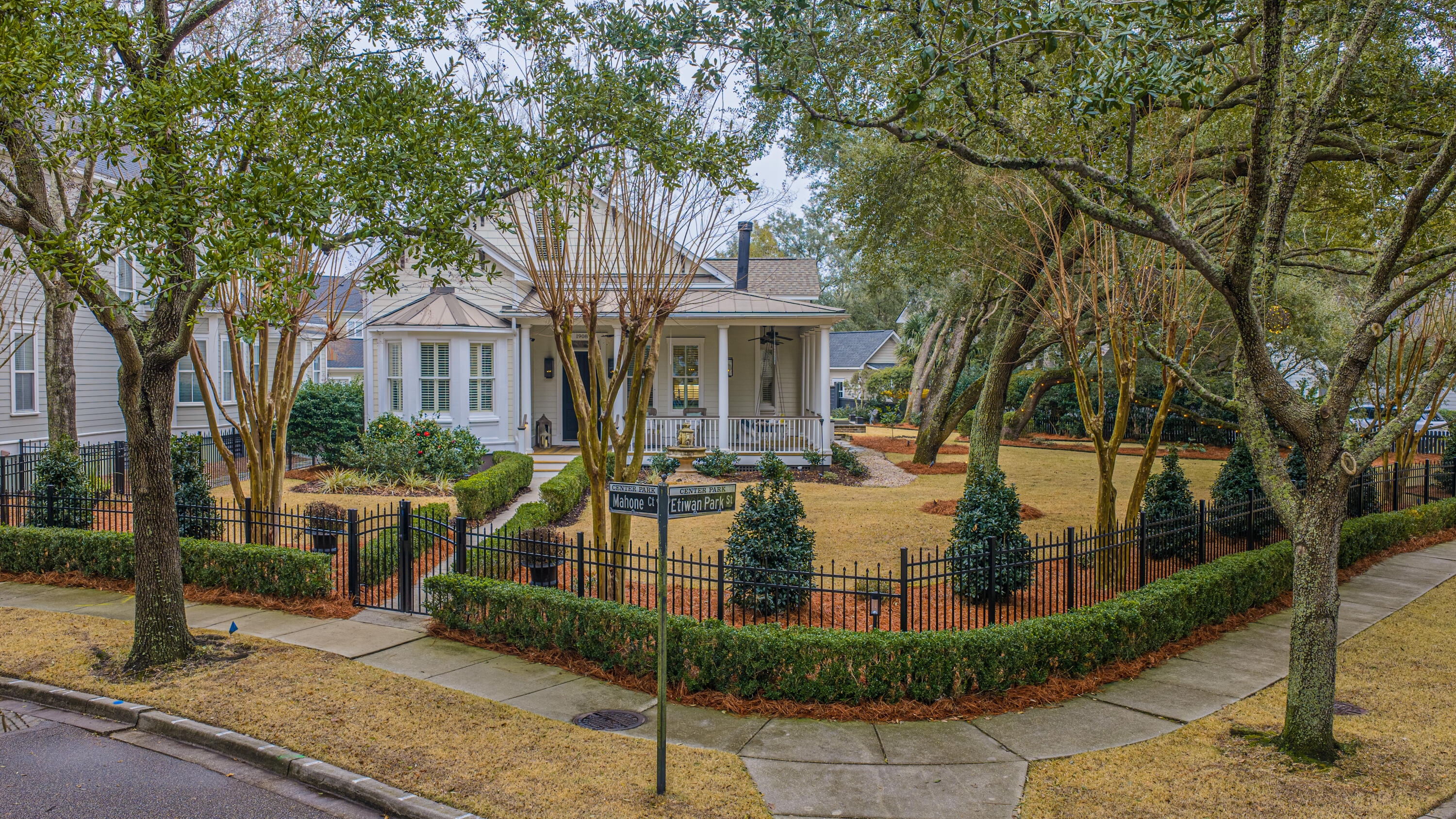 1908 Mahone Court Charleston, SC 29492 - Photo 62 of 77 1908MahoneCt087