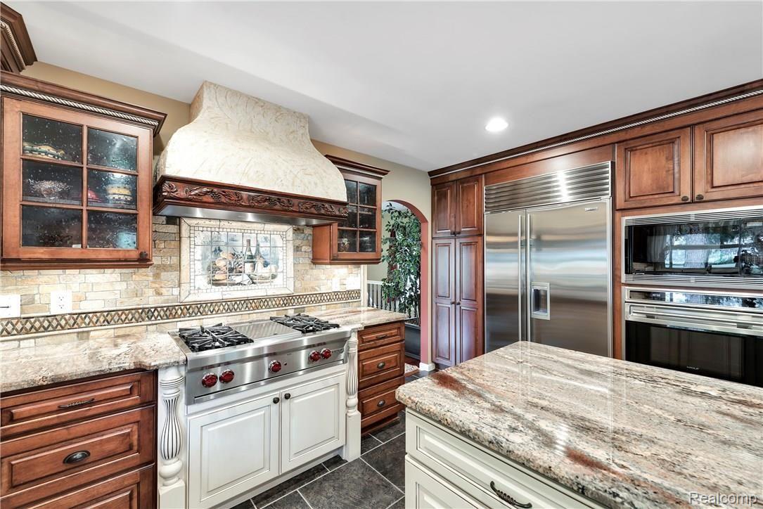 820 East Davis Road Howell, MI 48843 - Photo 18 of 36 Kitchen