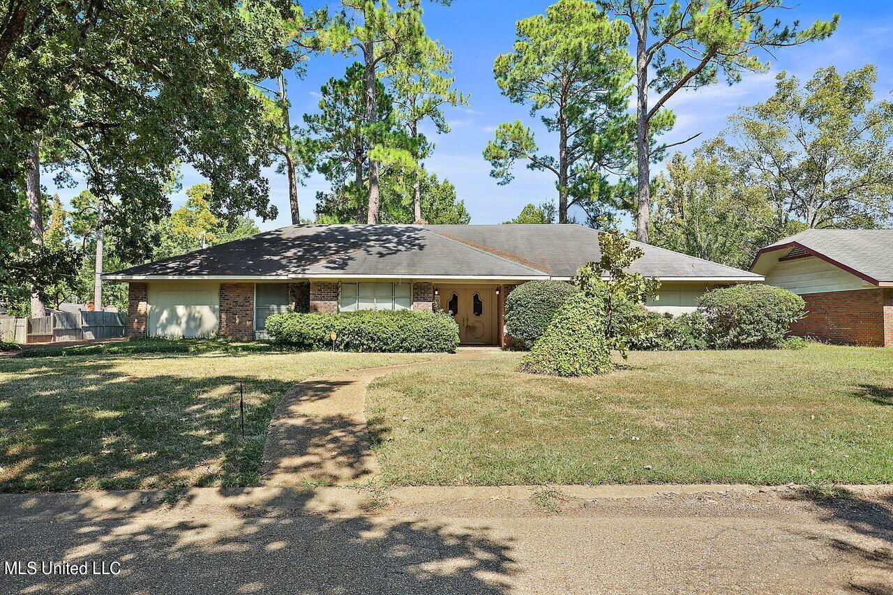 740 Woodhill Road Jackson, MS 39206 - Photo 1 of 27 740 Woodhill Rd