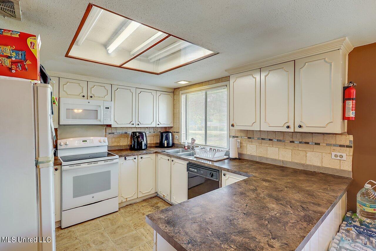 740 Woodhill Road Jackson, MS 39206 - Photo 13 of 27 740 Woodhill Rd 17