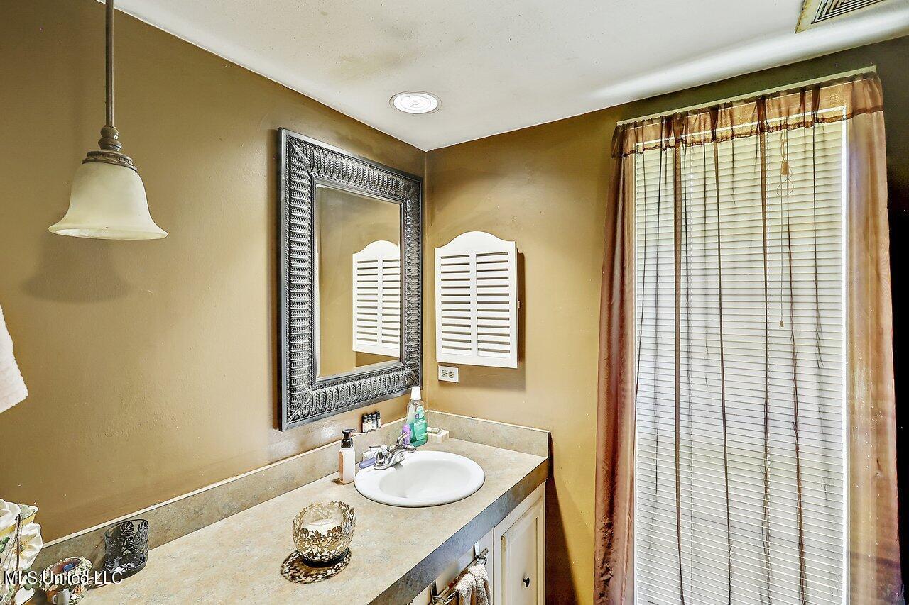 740 Woodhill Road Jackson, MS 39206 - Photo 20 of 27 740 Woodhill Rd 27