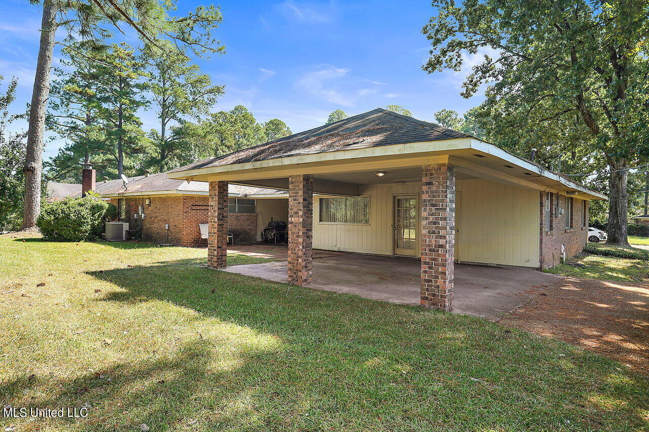 740 Woodhill Road Jackson, MS 39206 - Photo 26 of 27 740 Woodhill Rd 34