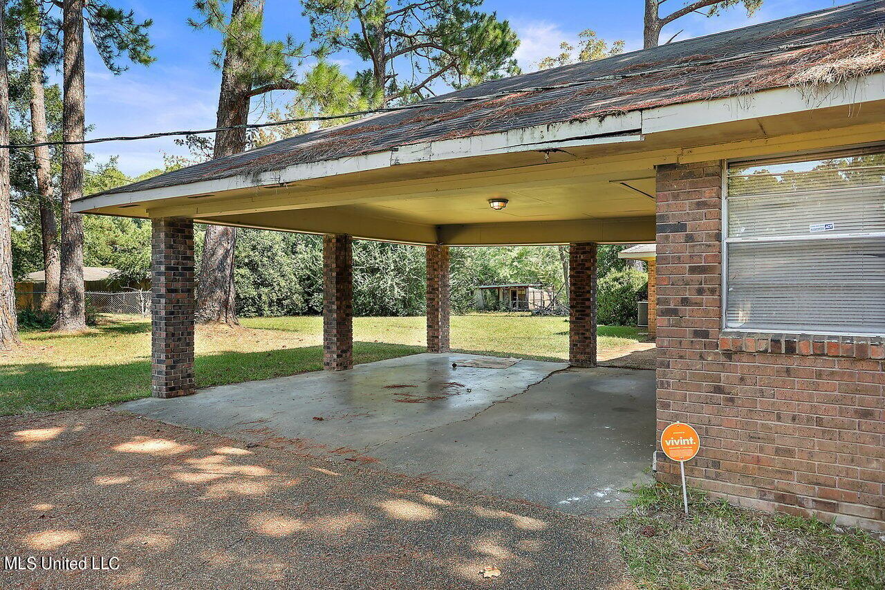 740 Woodhill Road Jackson, MS 39206 - Photo 4 of 27 740 Woodhill Rd 5