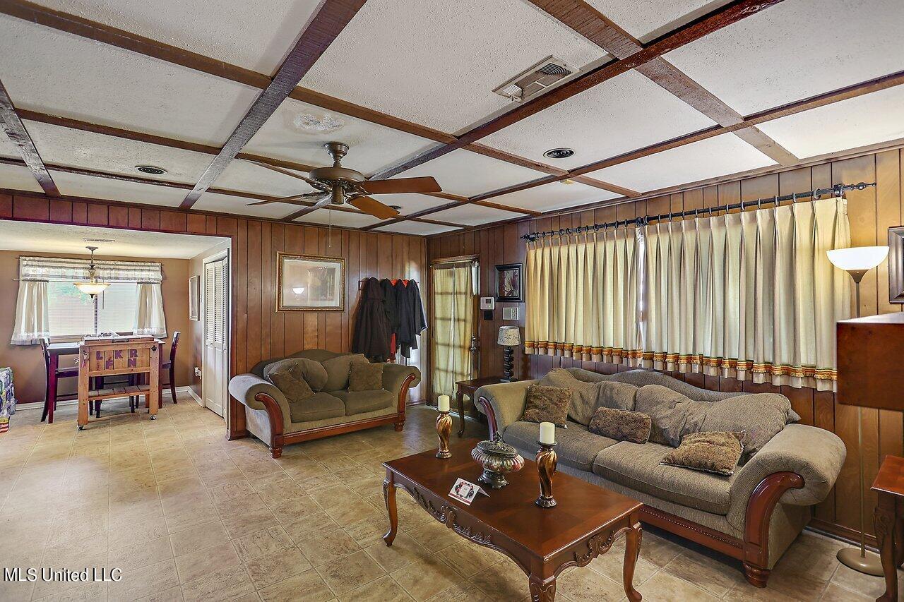 740 Woodhill Road Jackson, MS 39206 - Photo 6 of 27 740 Woodhill Rd 7