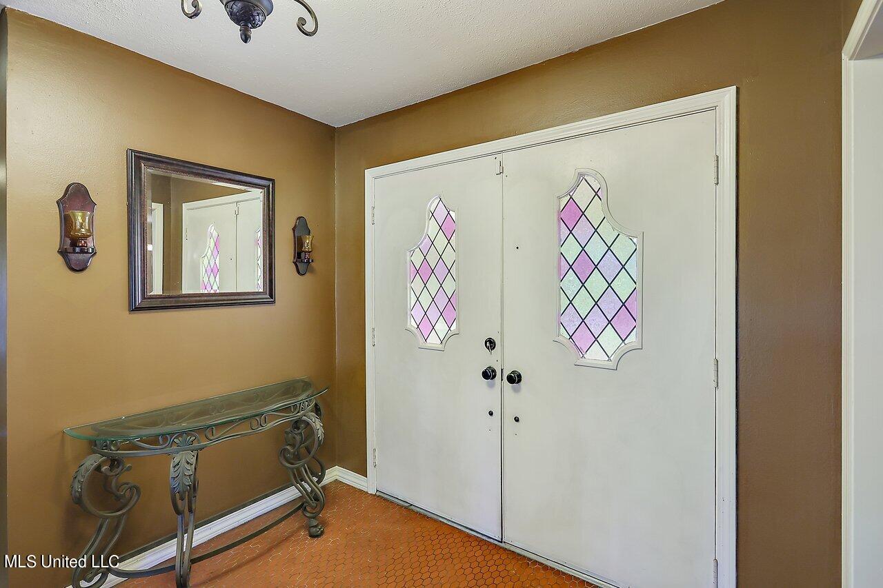 740 Woodhill Road Jackson, MS 39206 - Photo 8 of 27 740 Woodhill Rd 10