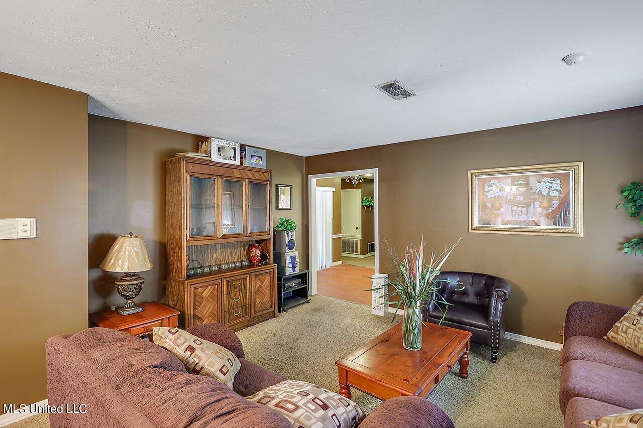 740 Woodhill Road Jackson, MS 39206 - Photo 10 of 27 740 Woodhill Rd 13