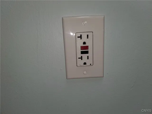 $800 | 134 West Seneca Street, Unit 1, Manlius, NY 13104