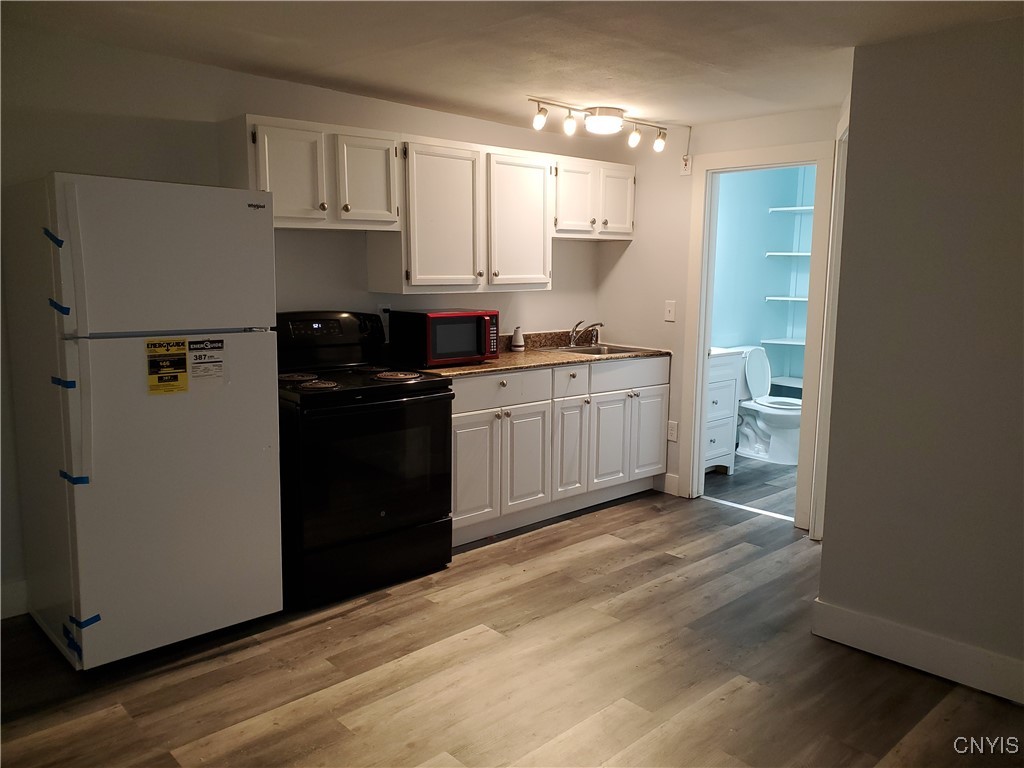 134 West Seneca Street, Unit 1 Manlius, NY 13104 - Photo 2 of 20 This 1 bedroom Studio Apartment has new luxury vin