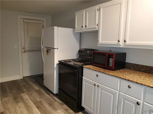 $800 | 134 West Seneca Street, Unit 1, Manlius, NY 13104