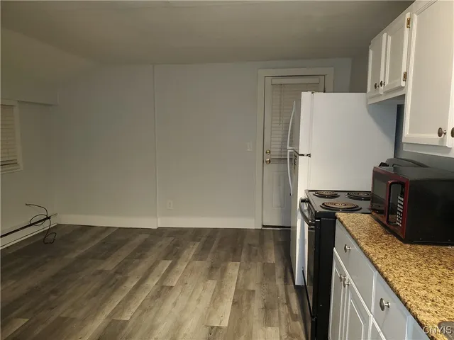 $800 | 134 West Seneca Street, Unit 1, Manlius, NY 13104