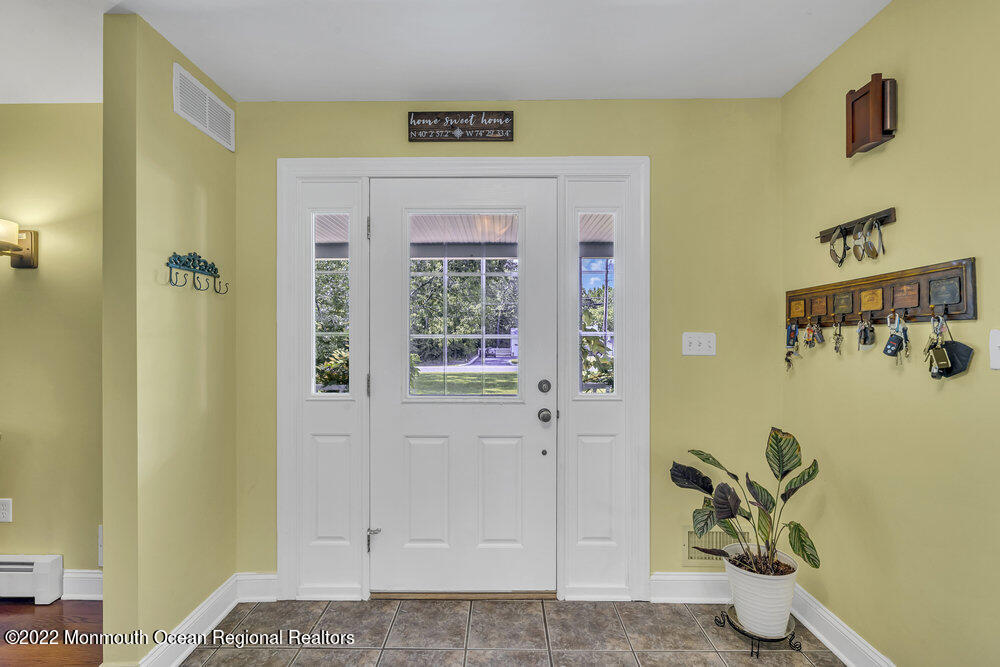 190 Long Swamp Road New Egypt, NJ 08533 - Photo 4 of 50 010_ev202763