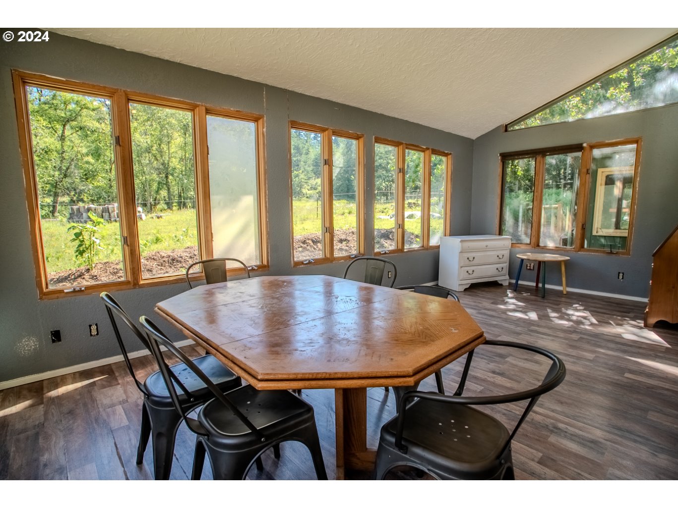 2803 Spring Villa Road Southeast Silverton, OR 97381 - Photo 11 of 35 Gallery Image 11