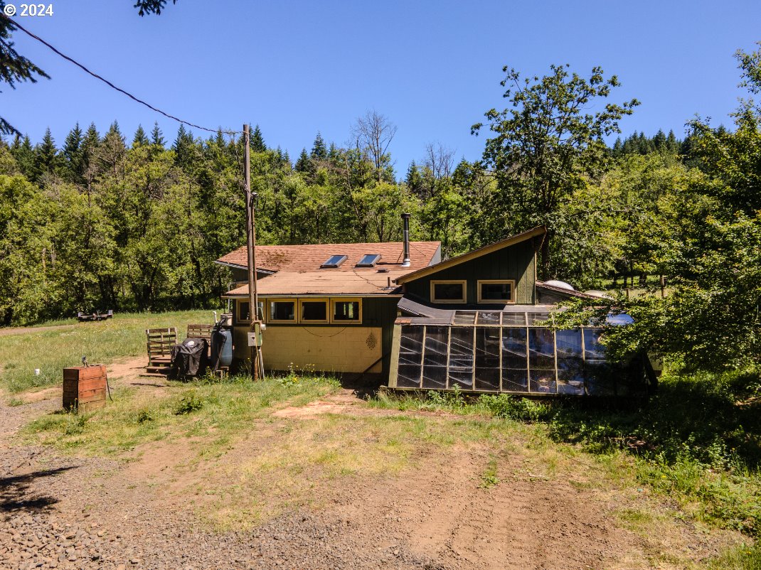 2803 Spring Villa Road Southeast Silverton, OR 97381 - Photo 6 of 35 Gallery Image 6