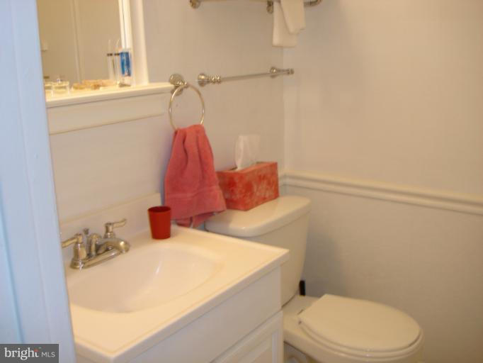 5941 Minutemen Road, Unit 256 Springfield, VA 22152 - Photo 14 of 30 Bath