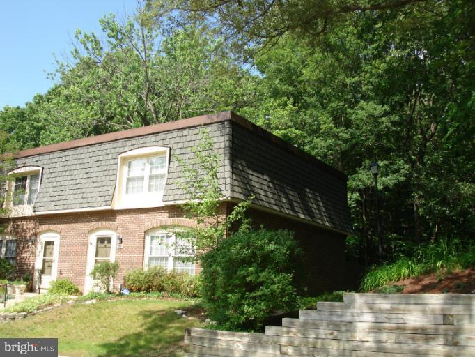 5941 Minutemen Road, Unit 256 Springfield, VA 22152 - Photo 19 of 30 Exterior (Front)