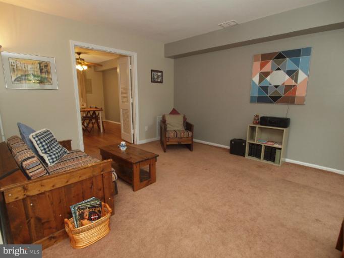 5941 Minutemen Road, Unit 256 Springfield, VA 22152 - Photo 27 of 30 Living Room